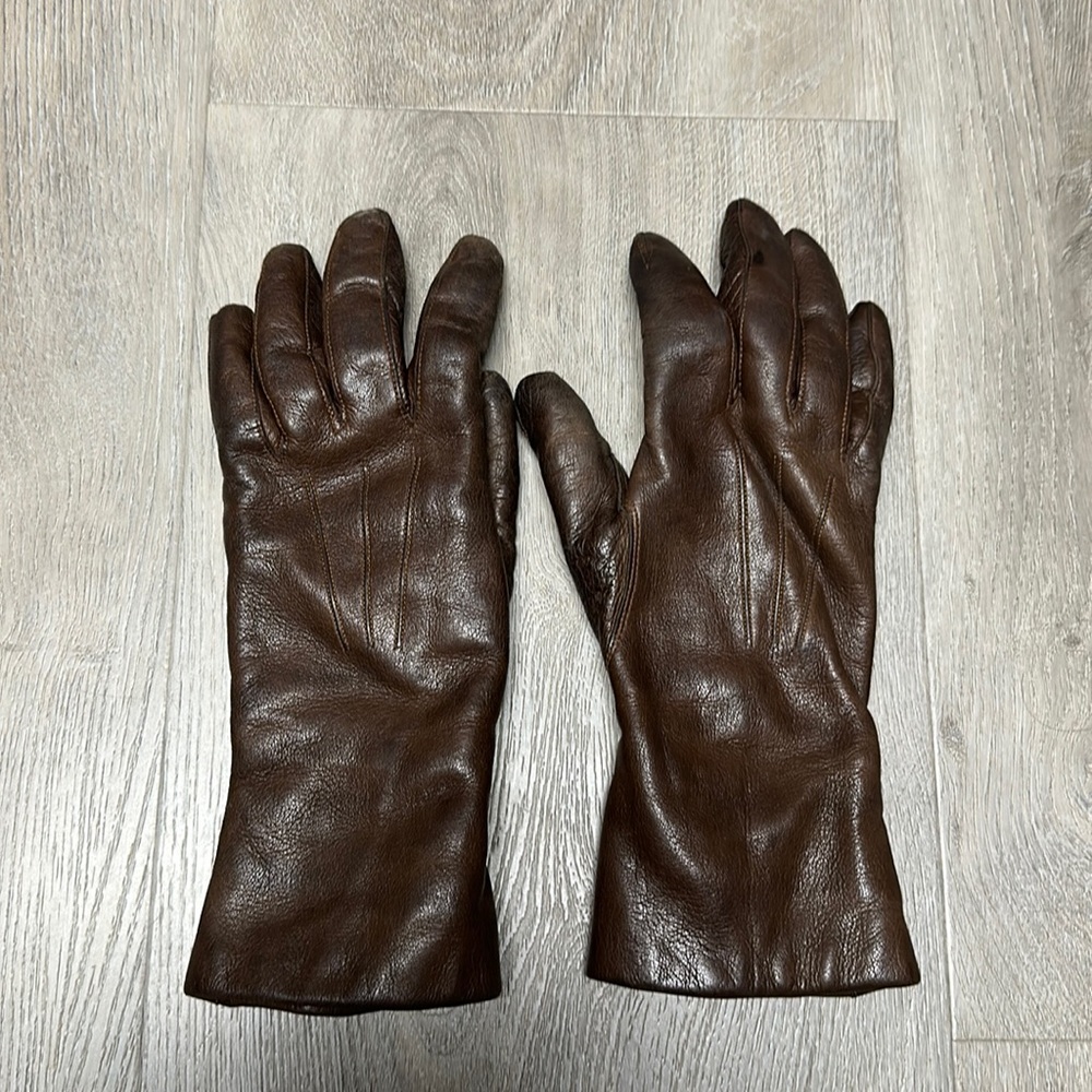 Abraham & Straus vintage made in Italy leather gloves. Fur lining
